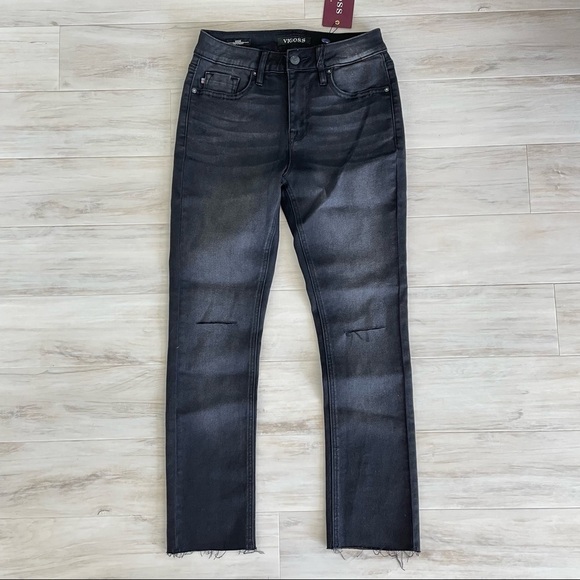 NWT Vigoss Black Stevie High Rise Cropped Straight Jeans - Picture 1 of 6